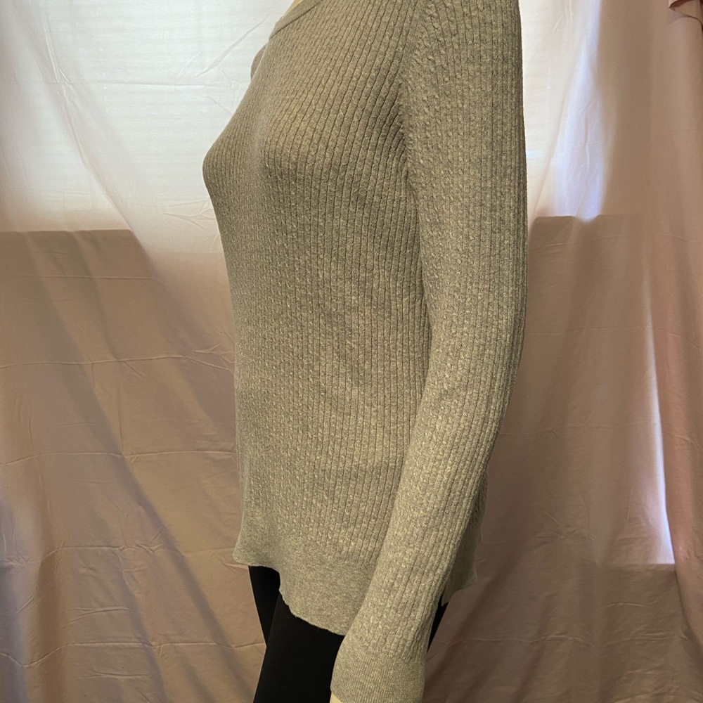 Basic Editions Sweater - Picture 3 of 5